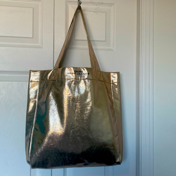 Pre owned Daisy Marc Jacobs Metallic Gold Tote Bag - Picture 1 of 12